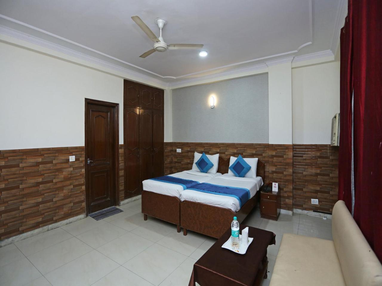 Oyo 472 Sareen Hotel